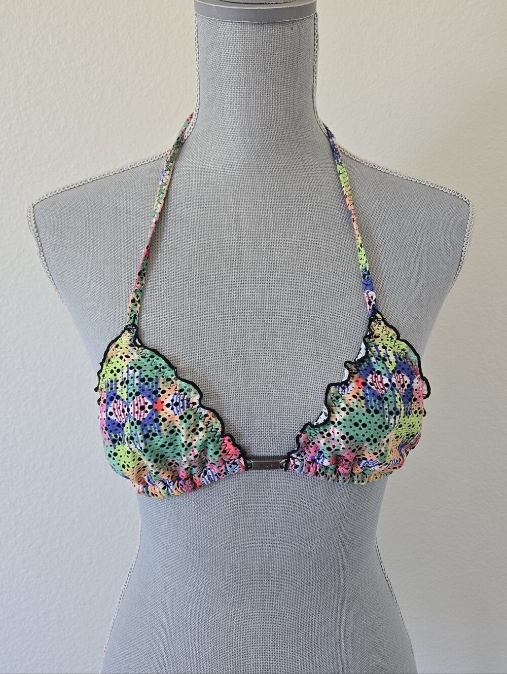 Hope Bikinis Hope Triangle Halter Bikini Top Small Lettuce-edge trim Vibrant